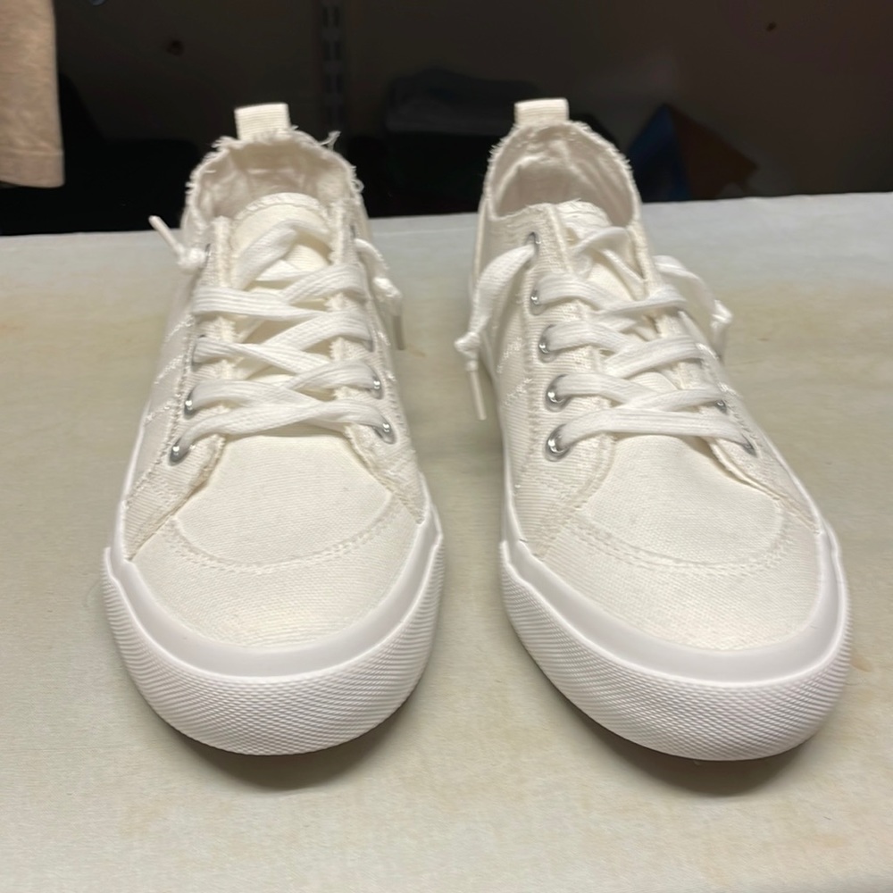 Jellypop white sneakers